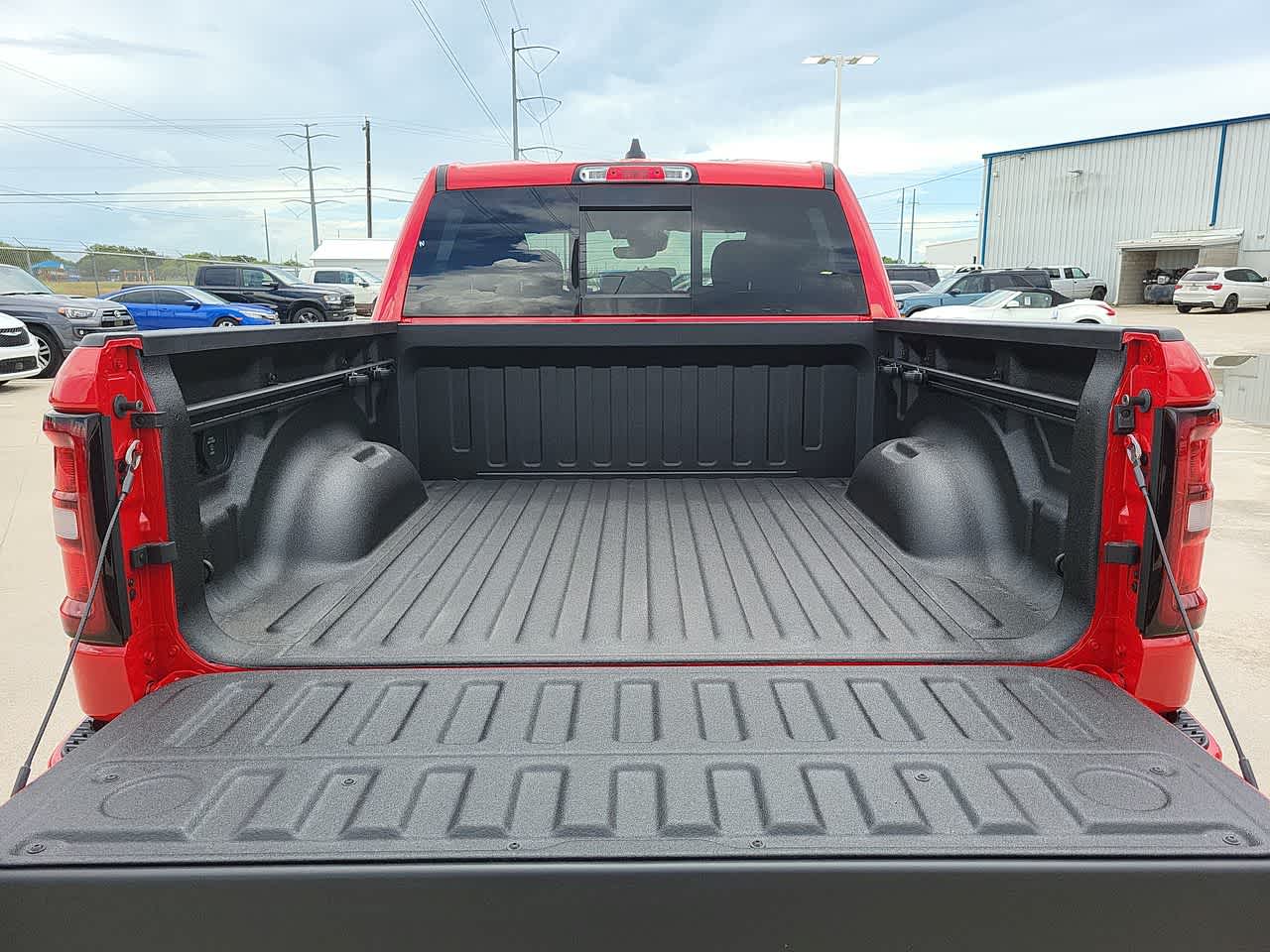 2025 Ram 1500 Big Horn 4x4 Crew Cab 57 Box 27