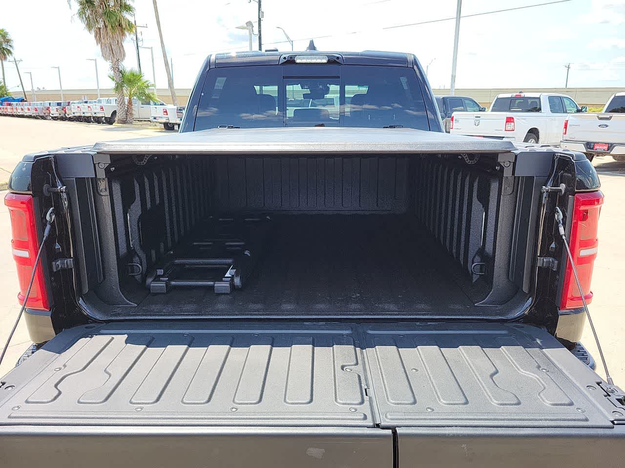 2025 Ram 1500 Limited 4x4 Crew Cab 57 Box 27