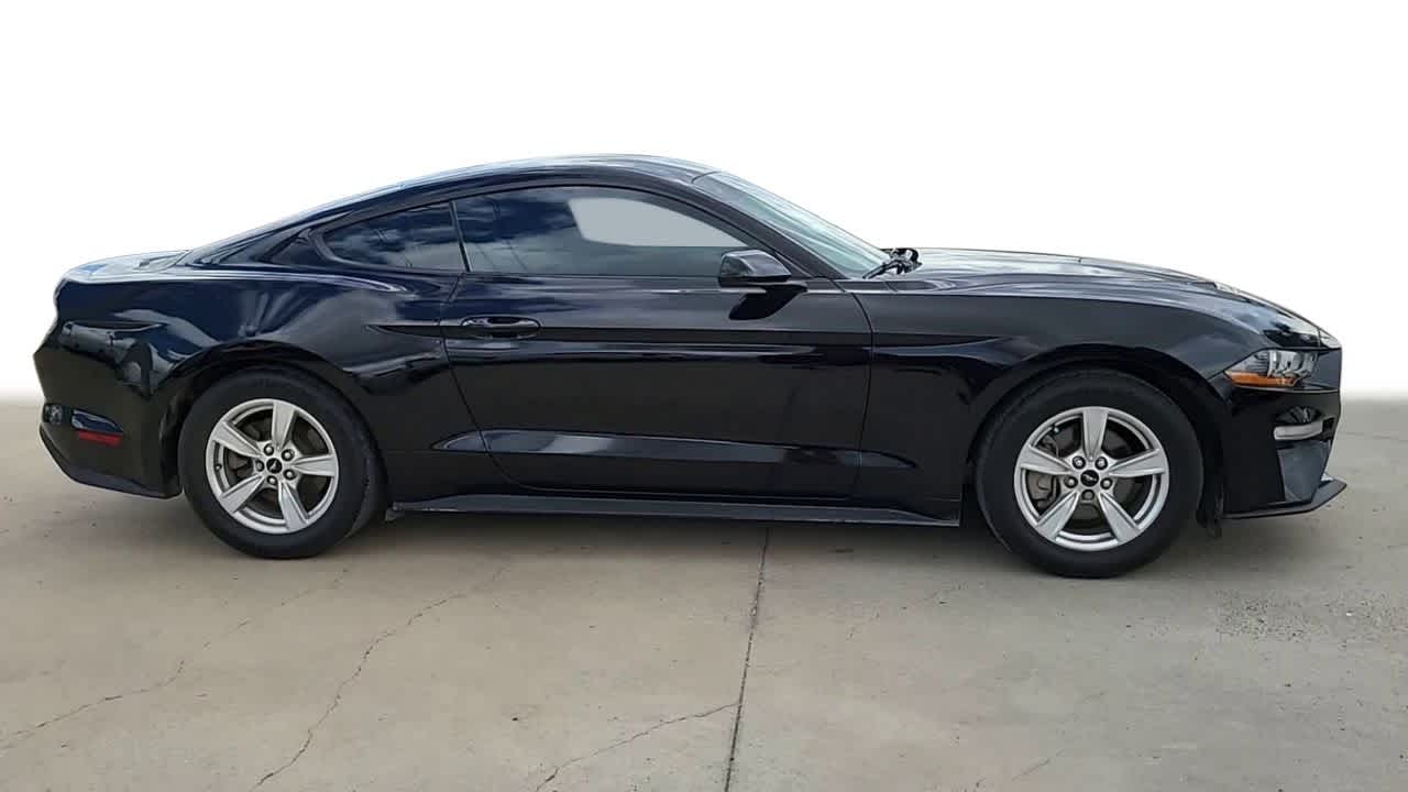 2022 Ford Mustang EcoBoost 9