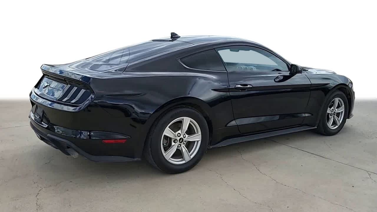 2022 Ford Mustang EcoBoost 8