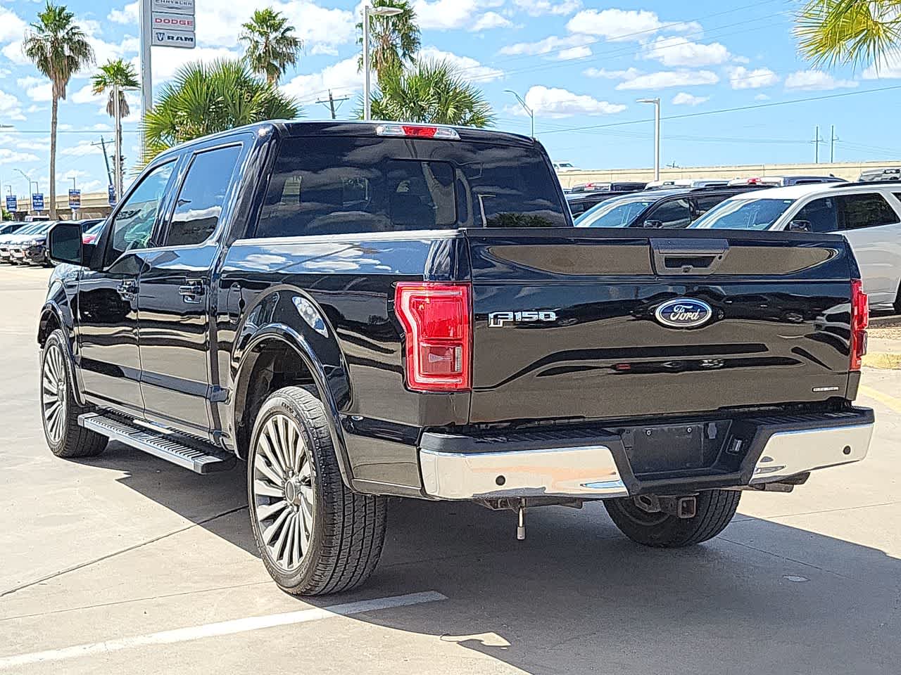 2016 Ford F-150 Lariat 2WD SuperCrew 145 12