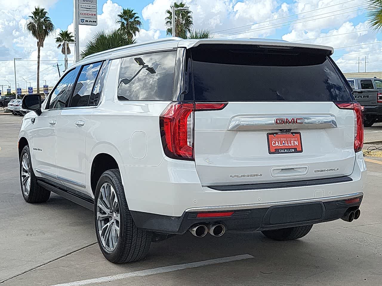 2021 GMC Yukon XL Denali 12