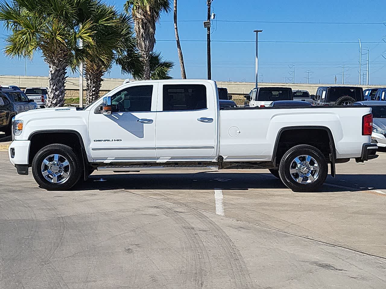 2019 GMC Sierra 3500HD Denali 11