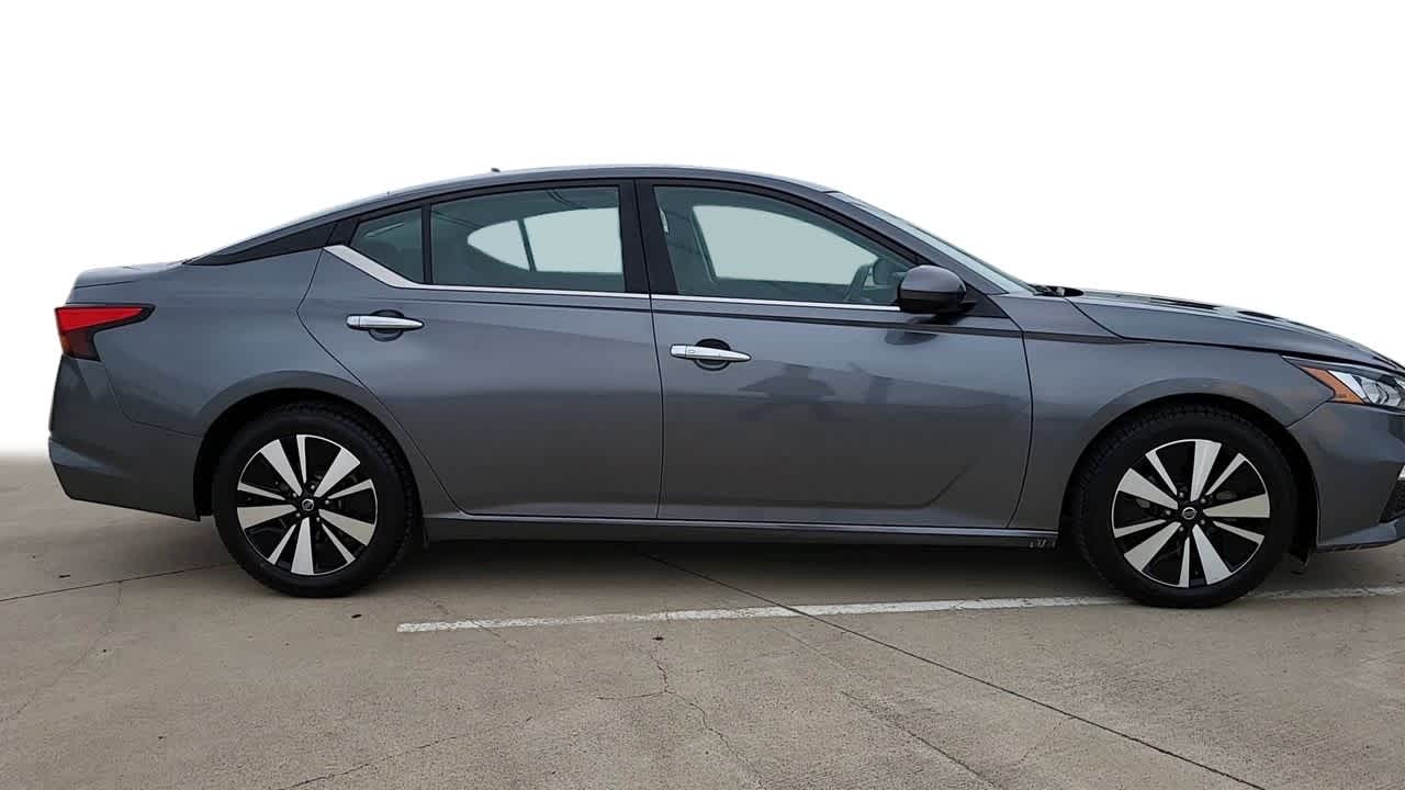 2022 Nissan Altima 2.5 SV 9