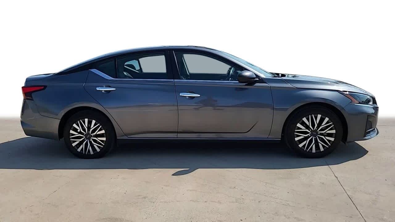 2024 Nissan Altima 2.5 SV 9