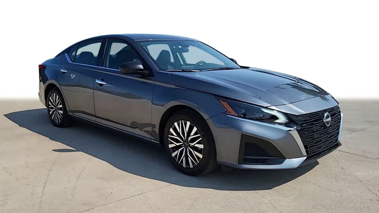 2024 Nissan Altima 2.5 SV 2