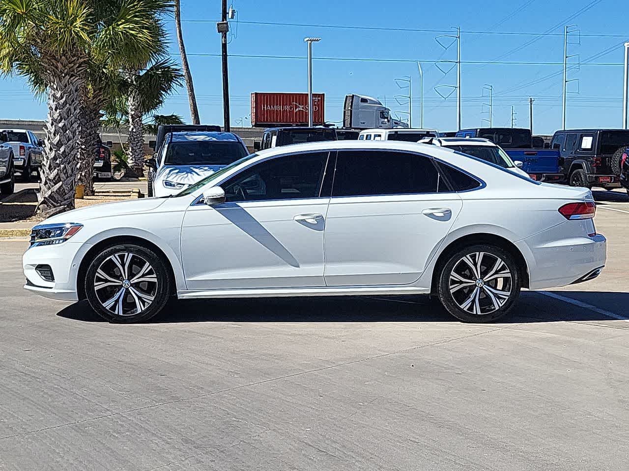 2020 Volkswagen Passat 2.0T SEL 11