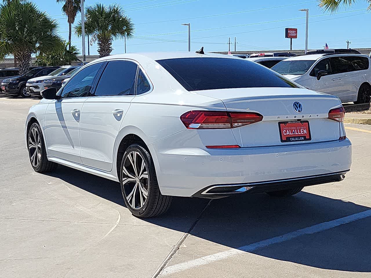 2020 Volkswagen Passat 2.0T SEL 12