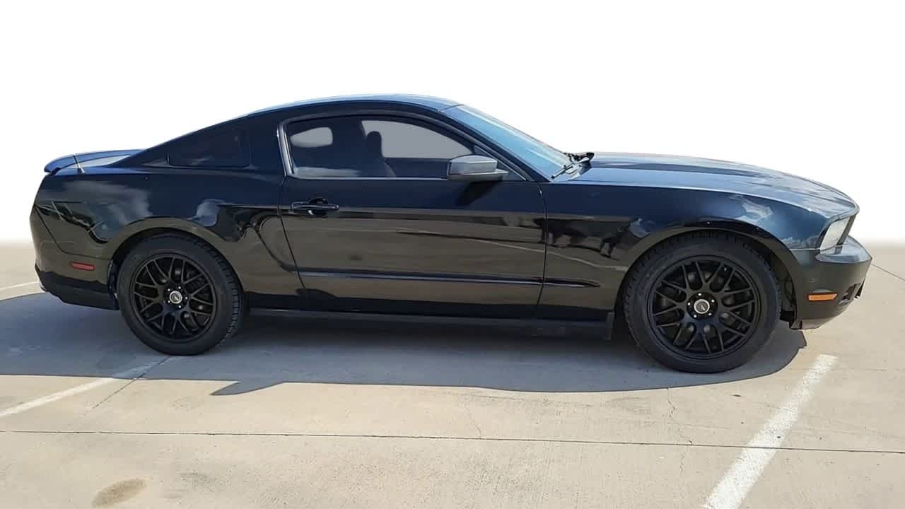 2012 Ford Mustang V6 9