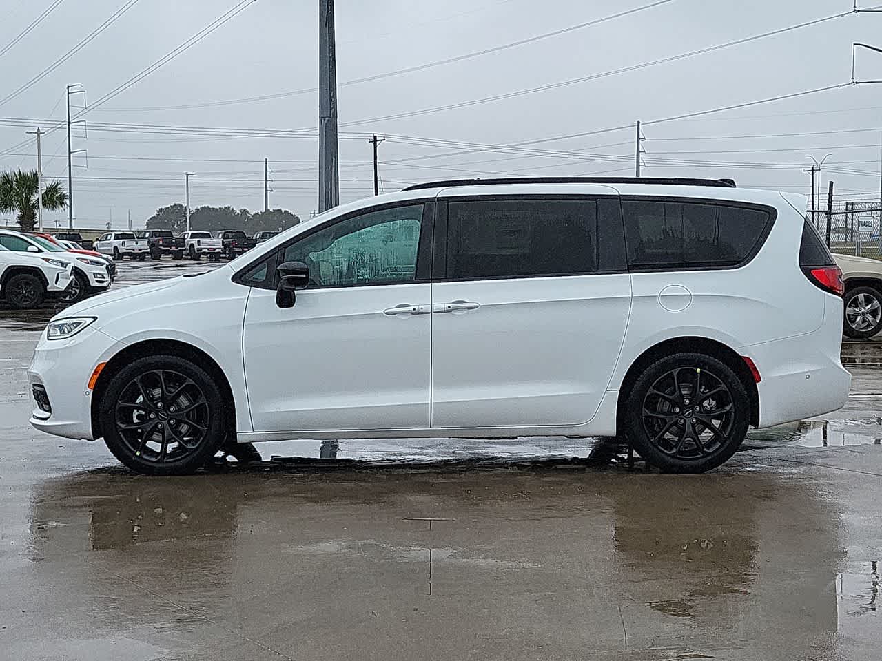 2024 Chrysler Pacifica Touring L 11