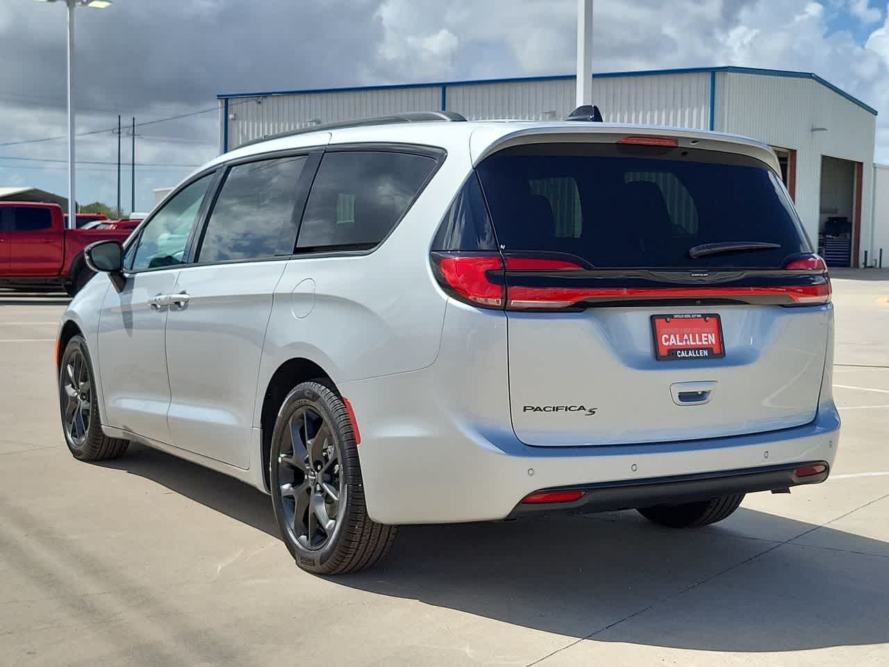 2024 Chrysler Pacifica Touring L 12