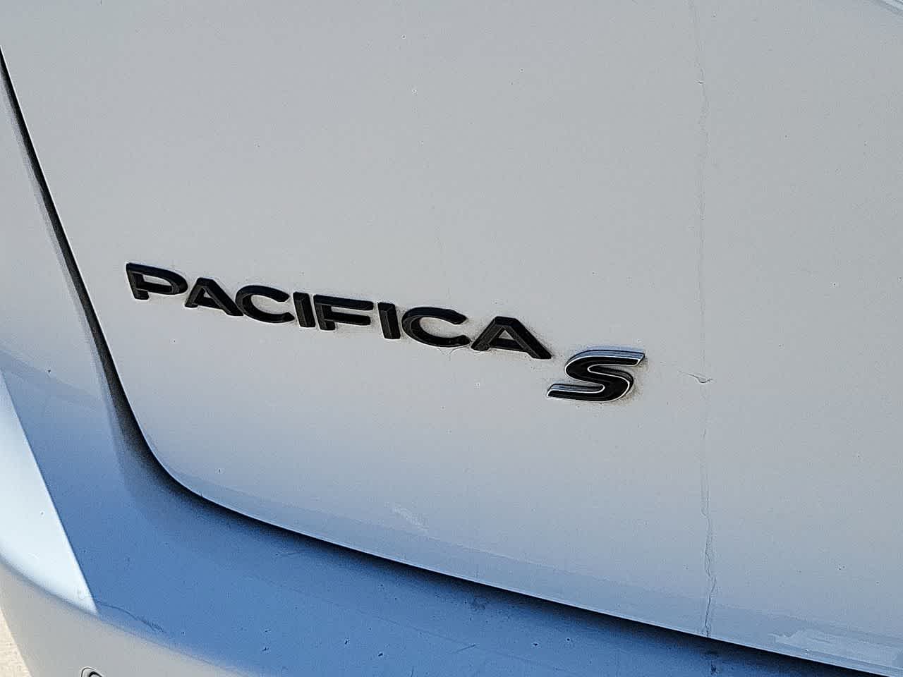 2020 Chrysler Pacifica Touring 15