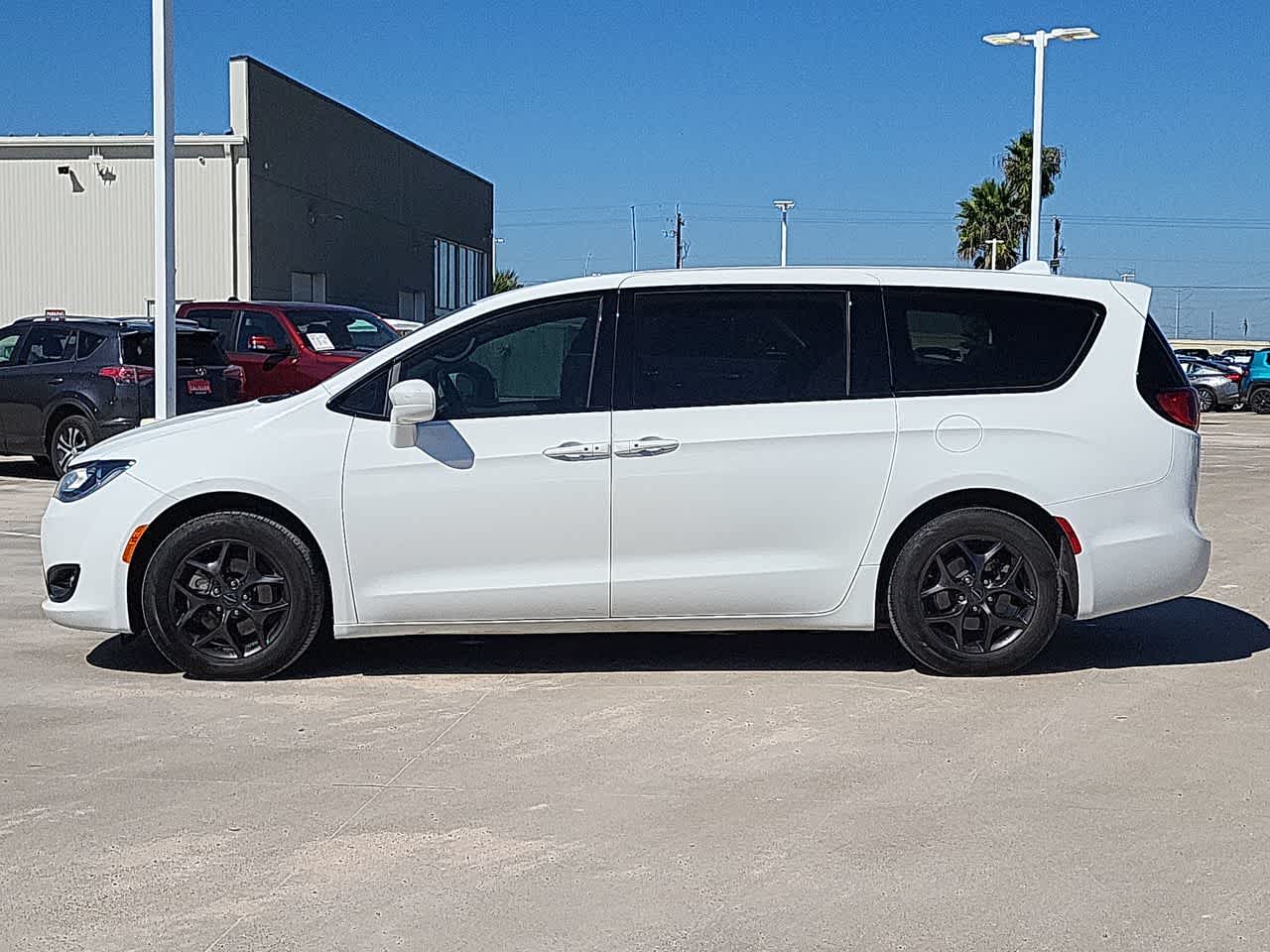 2020 Chrysler Pacifica Touring 11