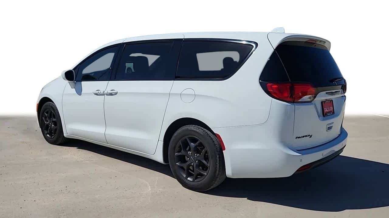 2020 Chrysler Pacifica Touring 6