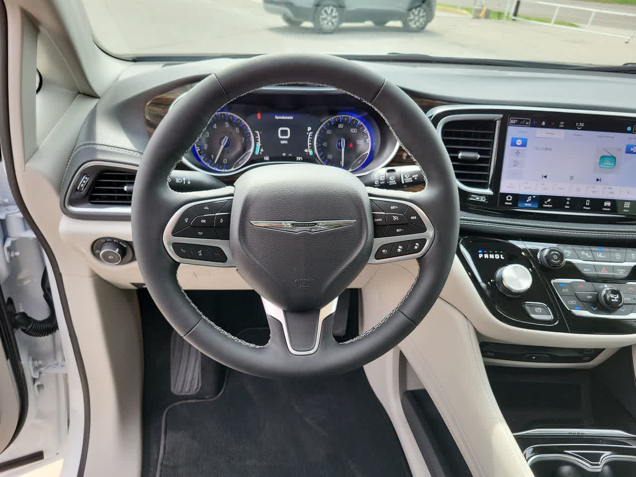 2024 Chrysler Pacifica Limited 23