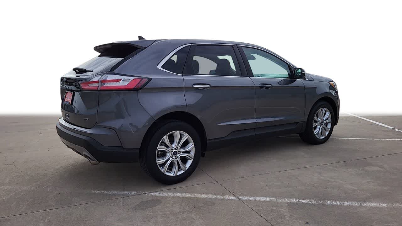 2022 Ford Edge Titanium 8