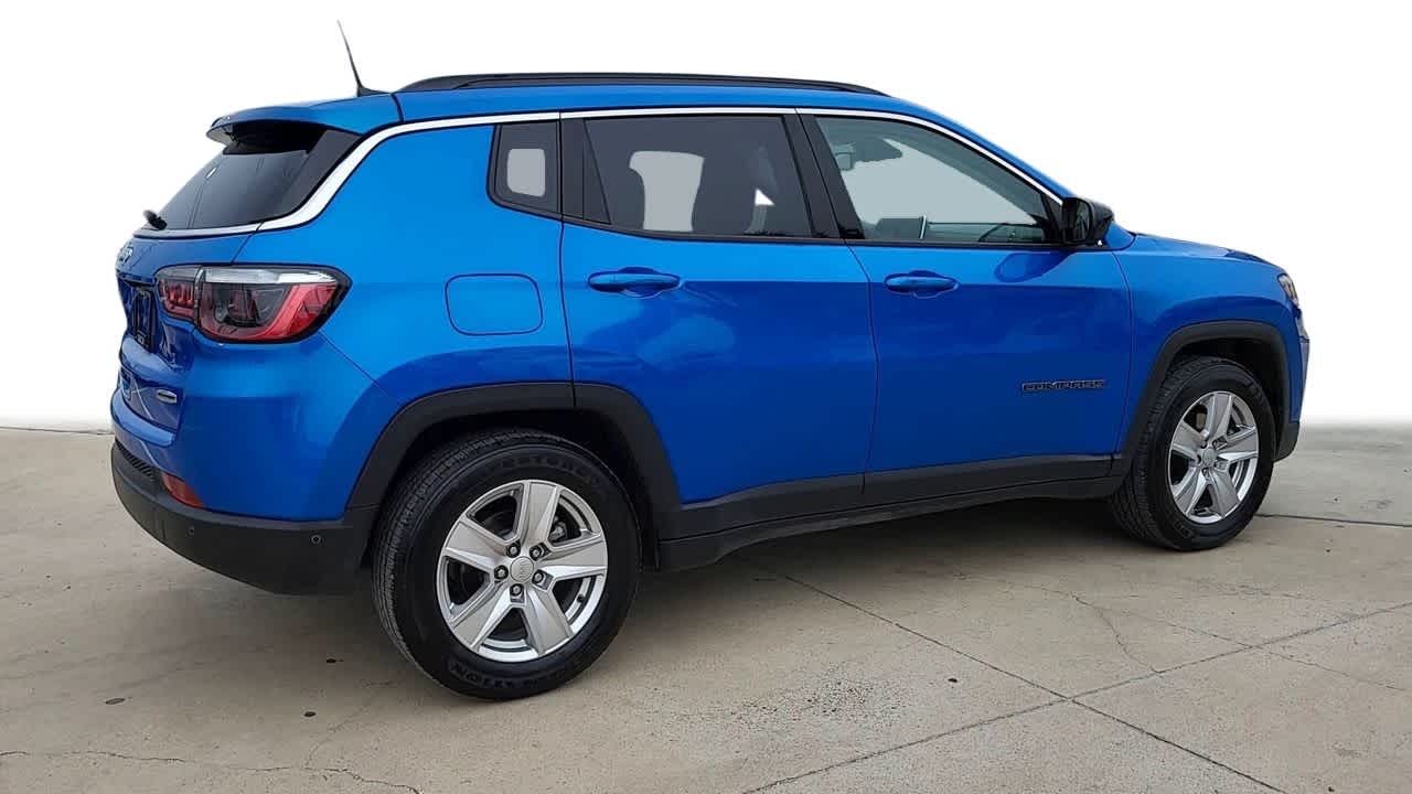 2022 Jeep Compass Latitude 8