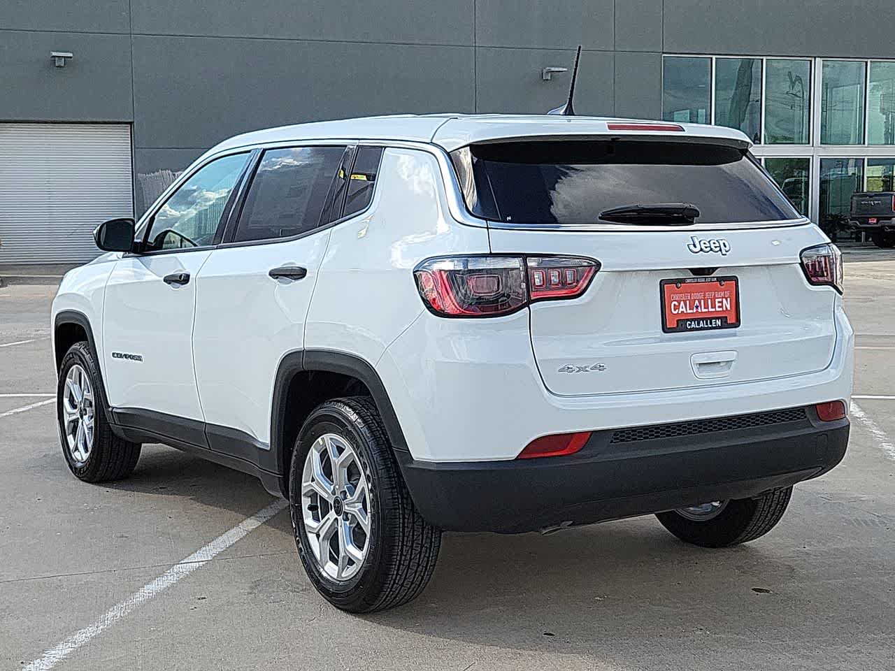 2025 Jeep Compass Sport 12