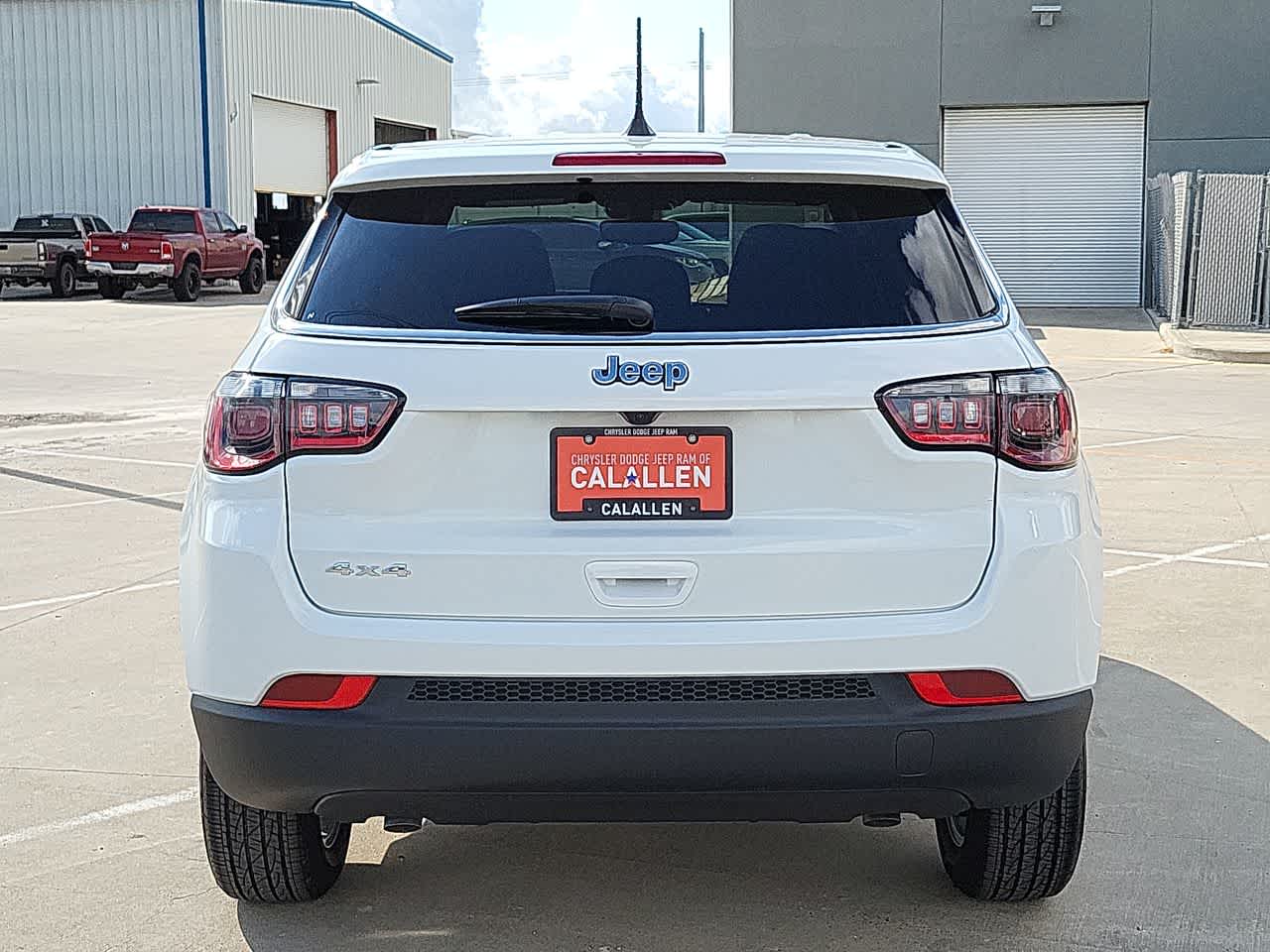 2025 Jeep Compass Sport 13