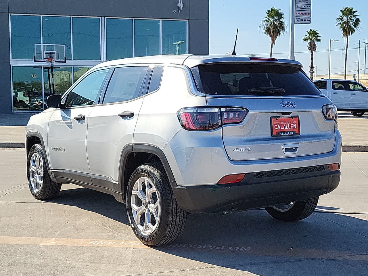 2025 Jeep Compass Sport 12