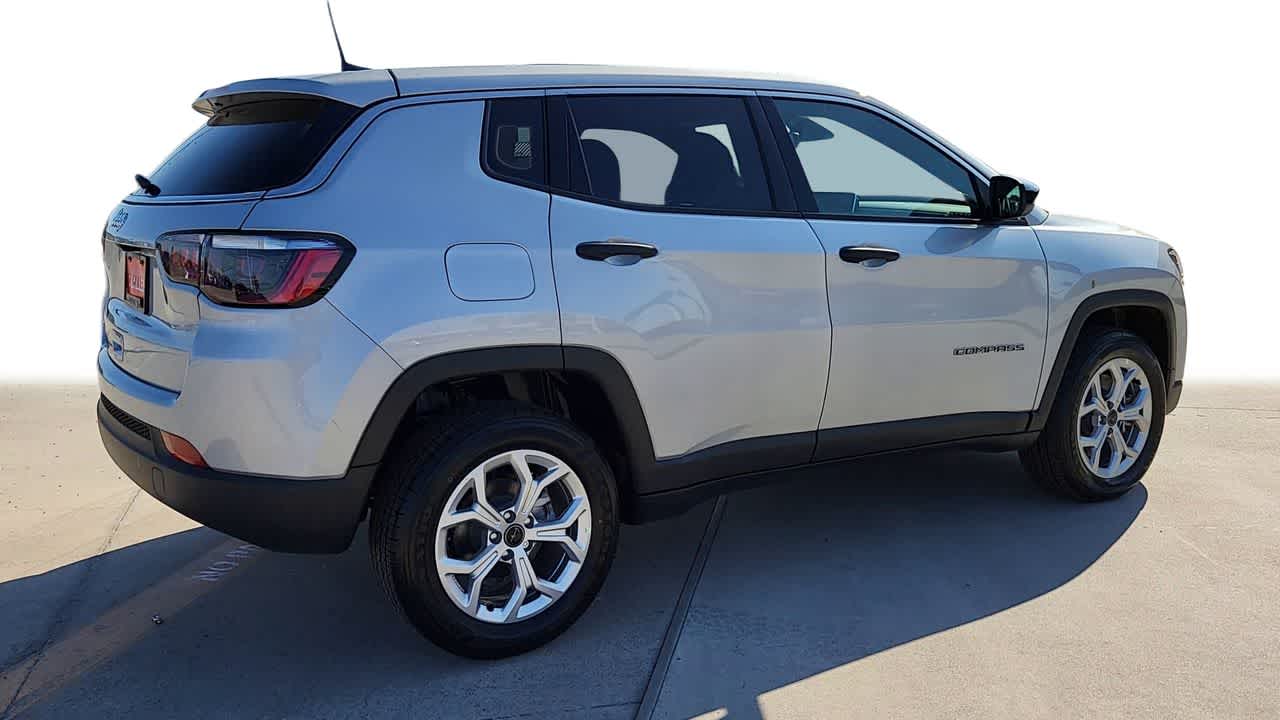 2025 Jeep Compass Sport 8