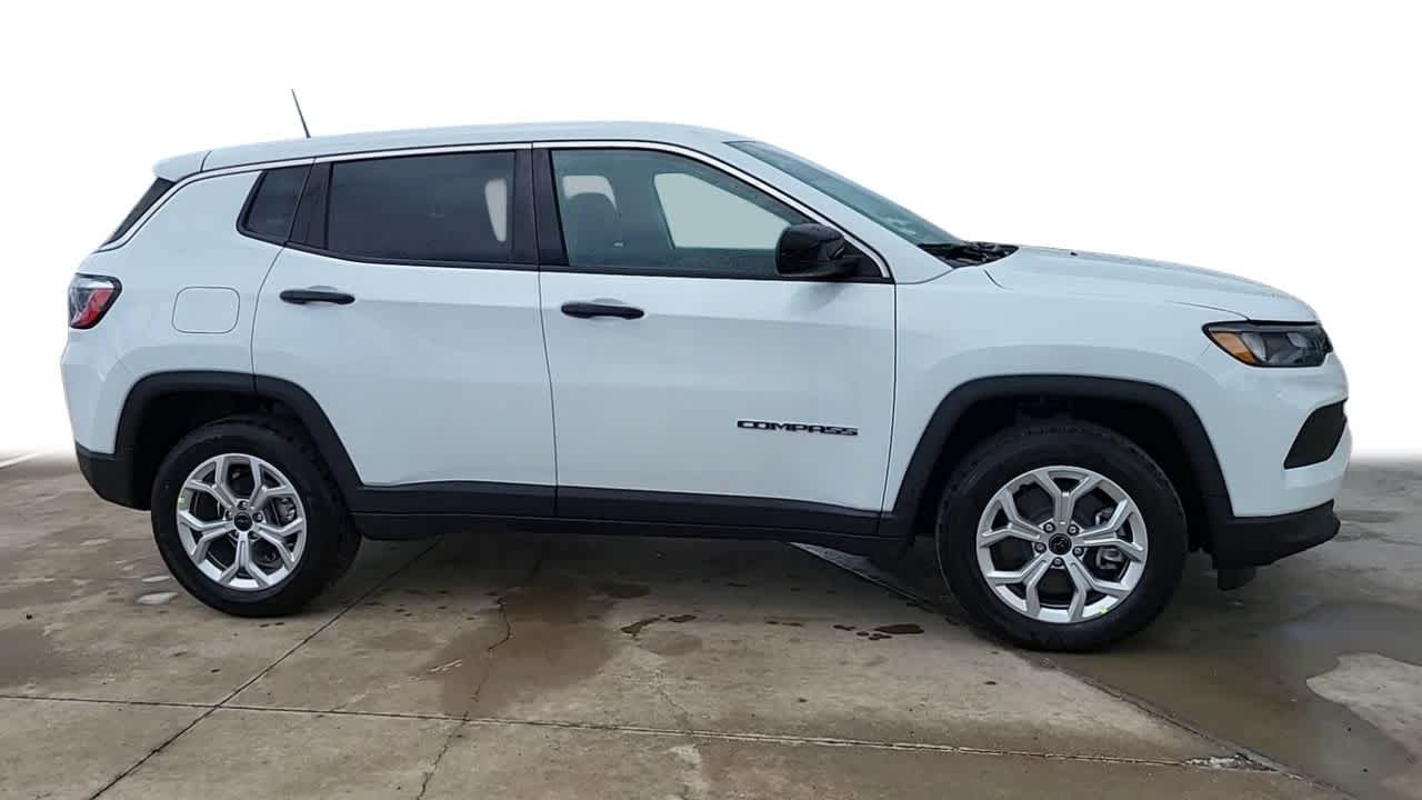 2025 Jeep Compass Sport 9