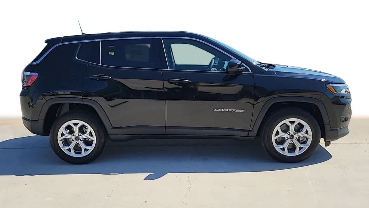 2025 Jeep Compass Sport 9