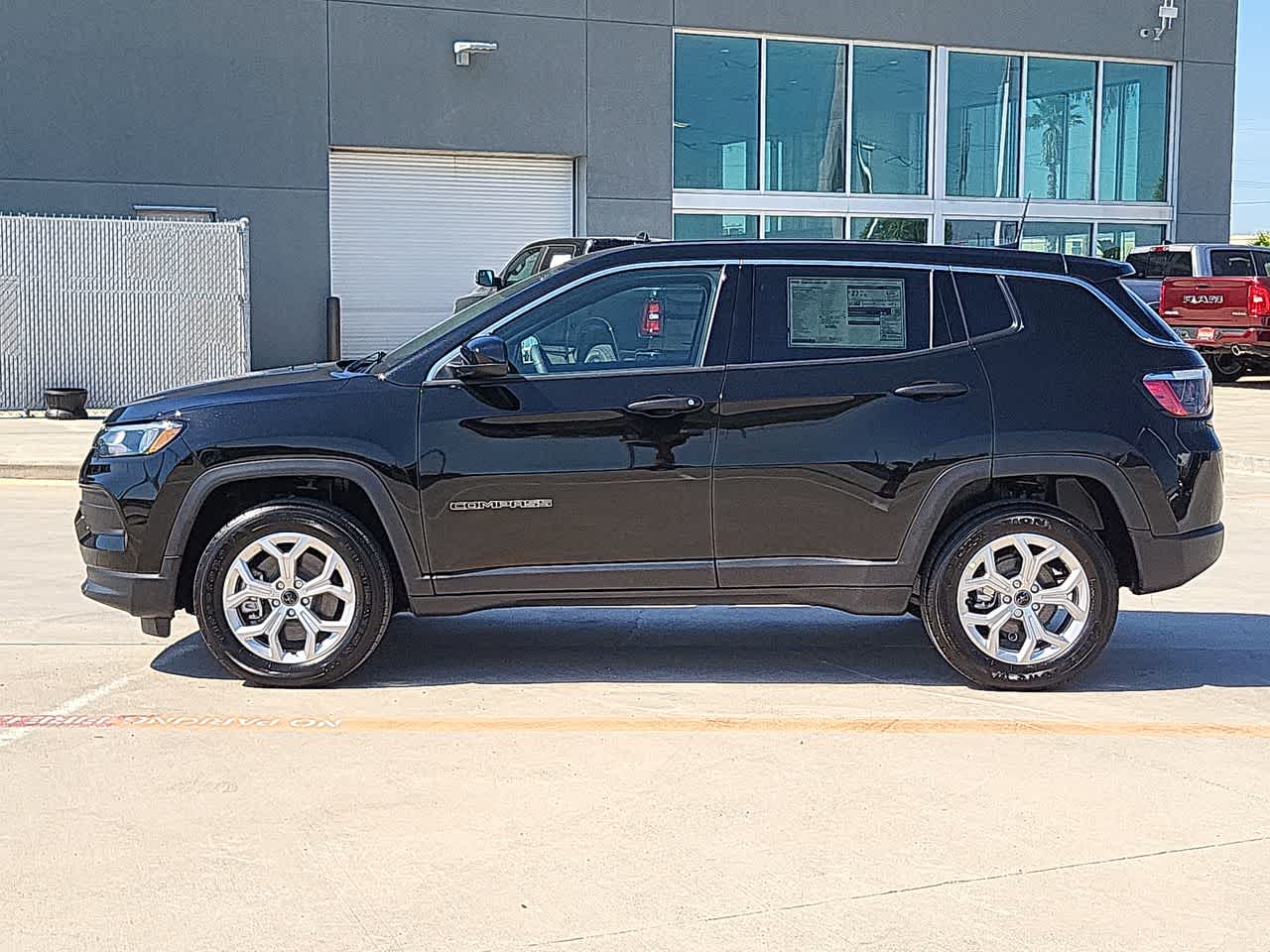 2025 Jeep Compass Sport 11