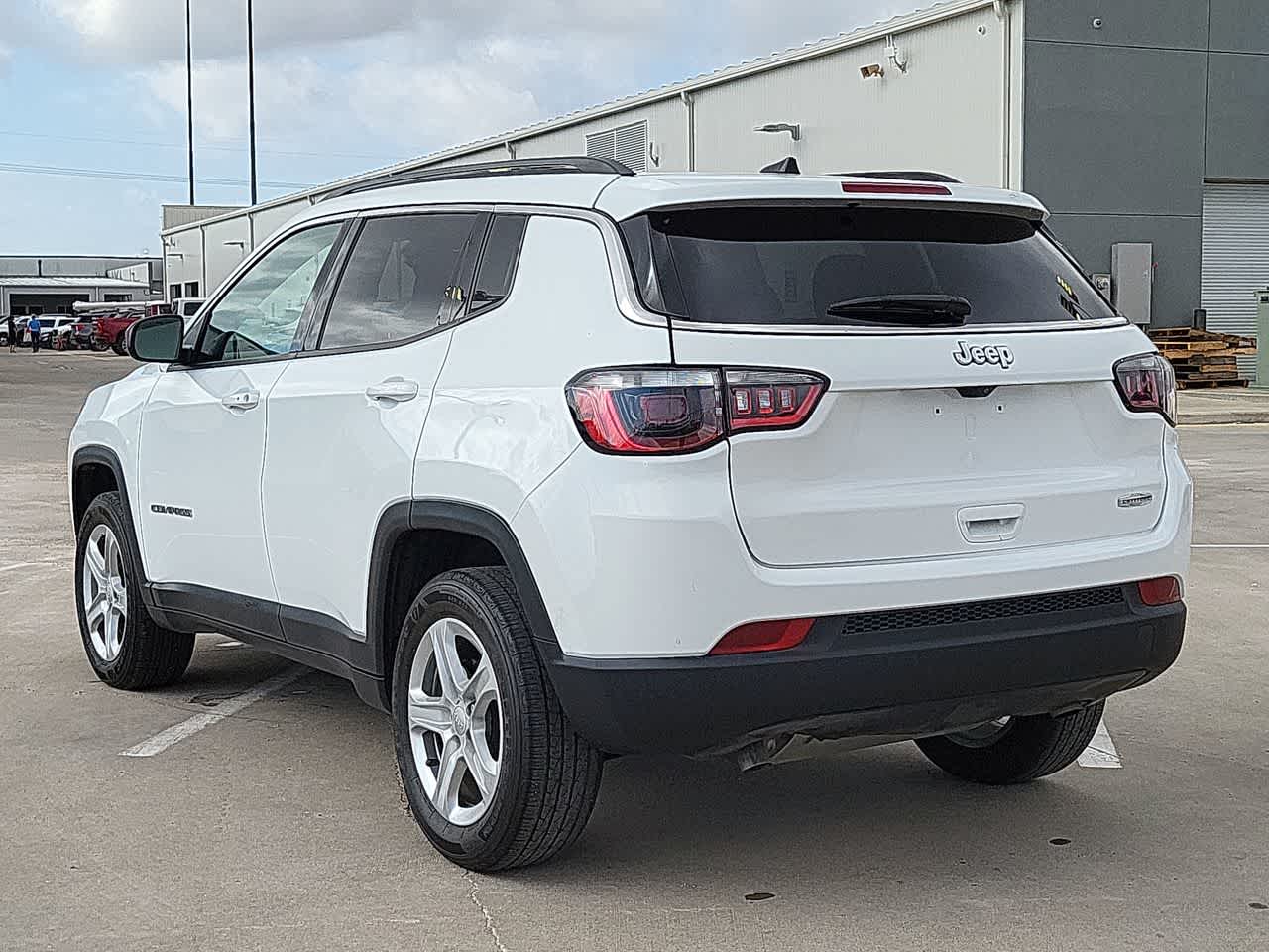 2023 Jeep Compass Latitude 12