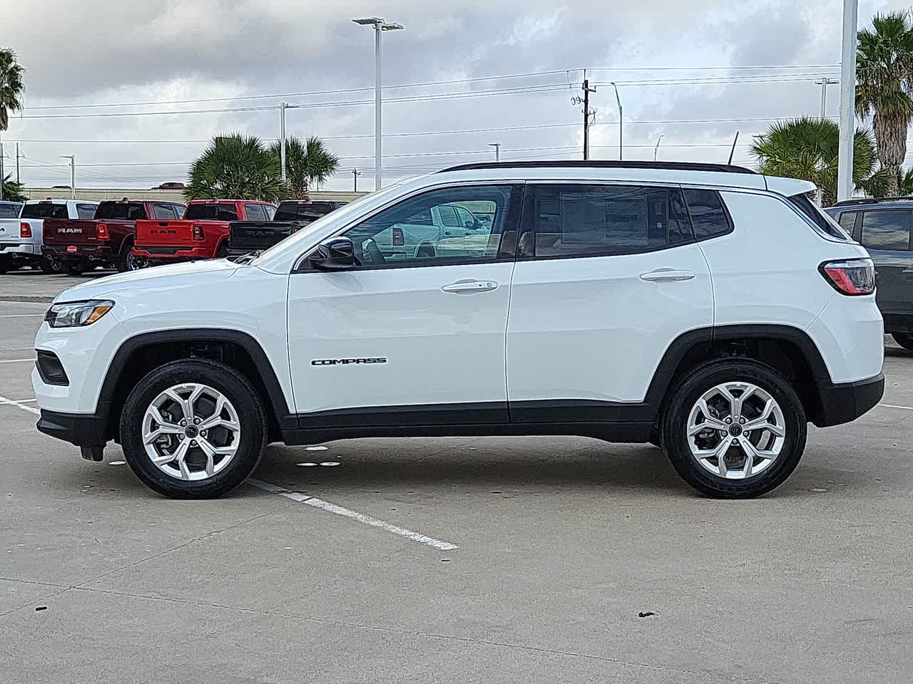 2025 Jeep Compass Latitude 11