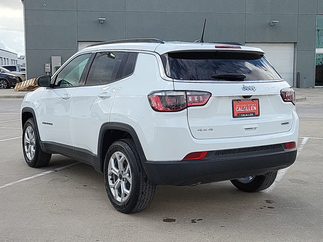 2025 Jeep Compass Latitude 12