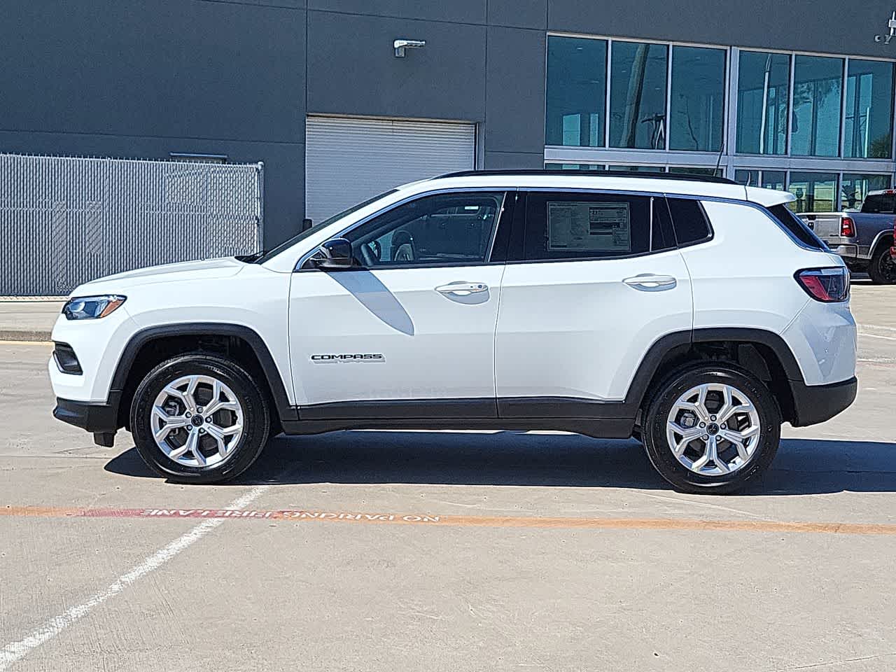 2025 Jeep Compass Latitude 11