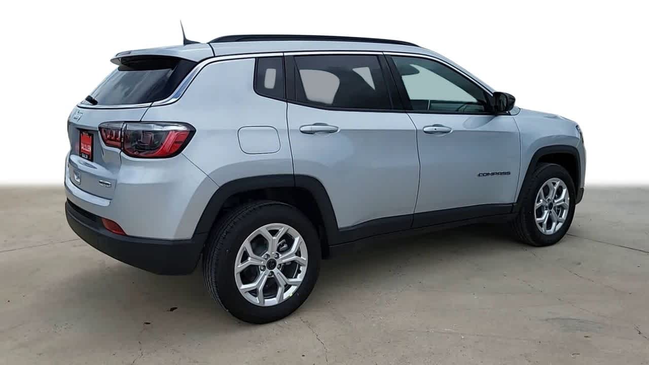 2025 Jeep Compass Latitude 8