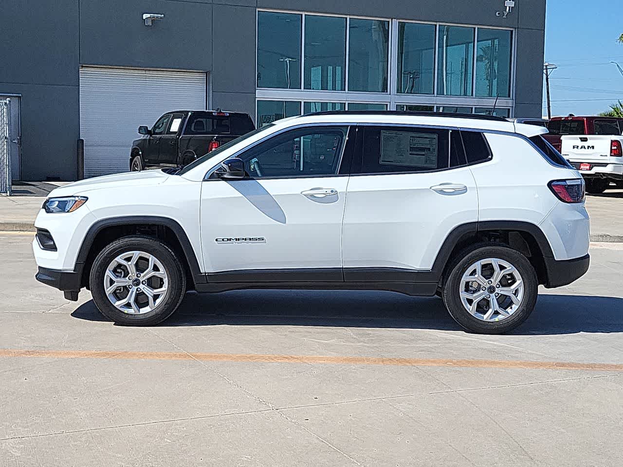 2025 Jeep Compass Latitude 11