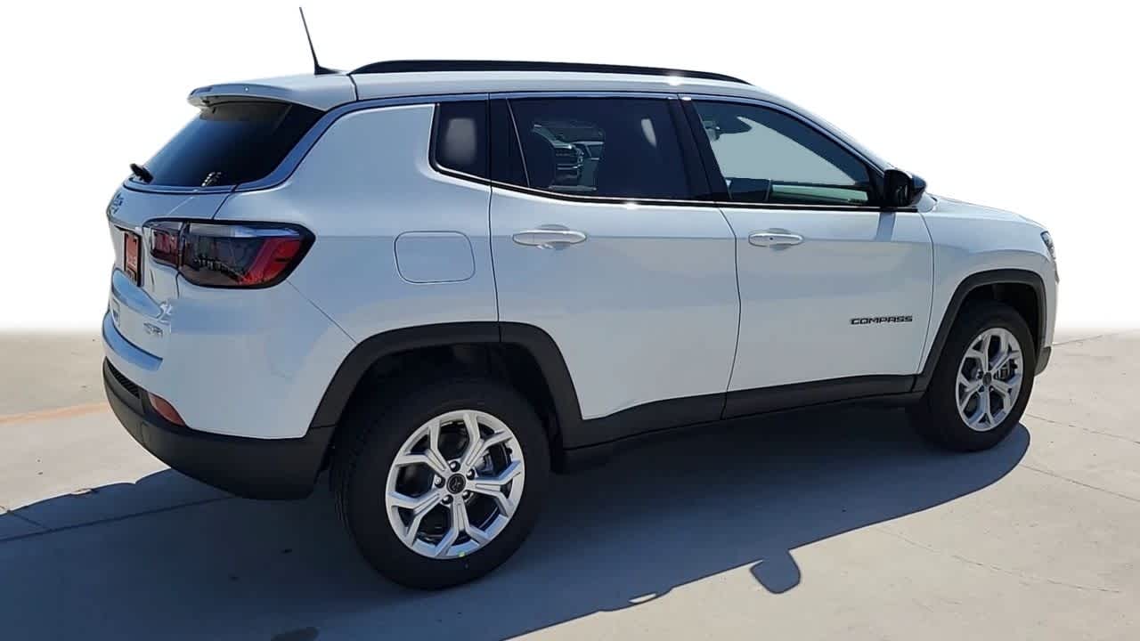 2025 Jeep Compass Latitude 8