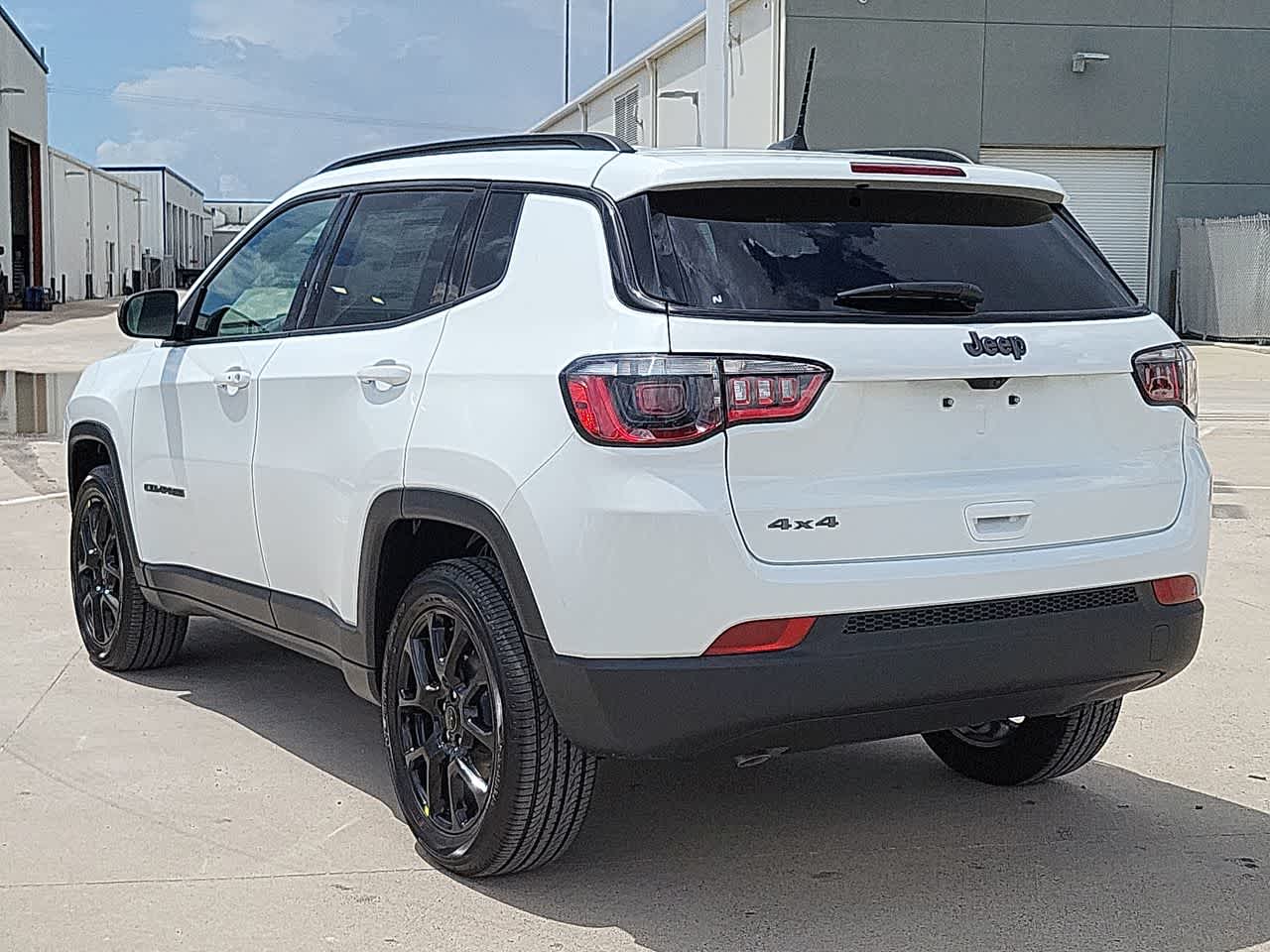 2025 Jeep Compass Latitude 12