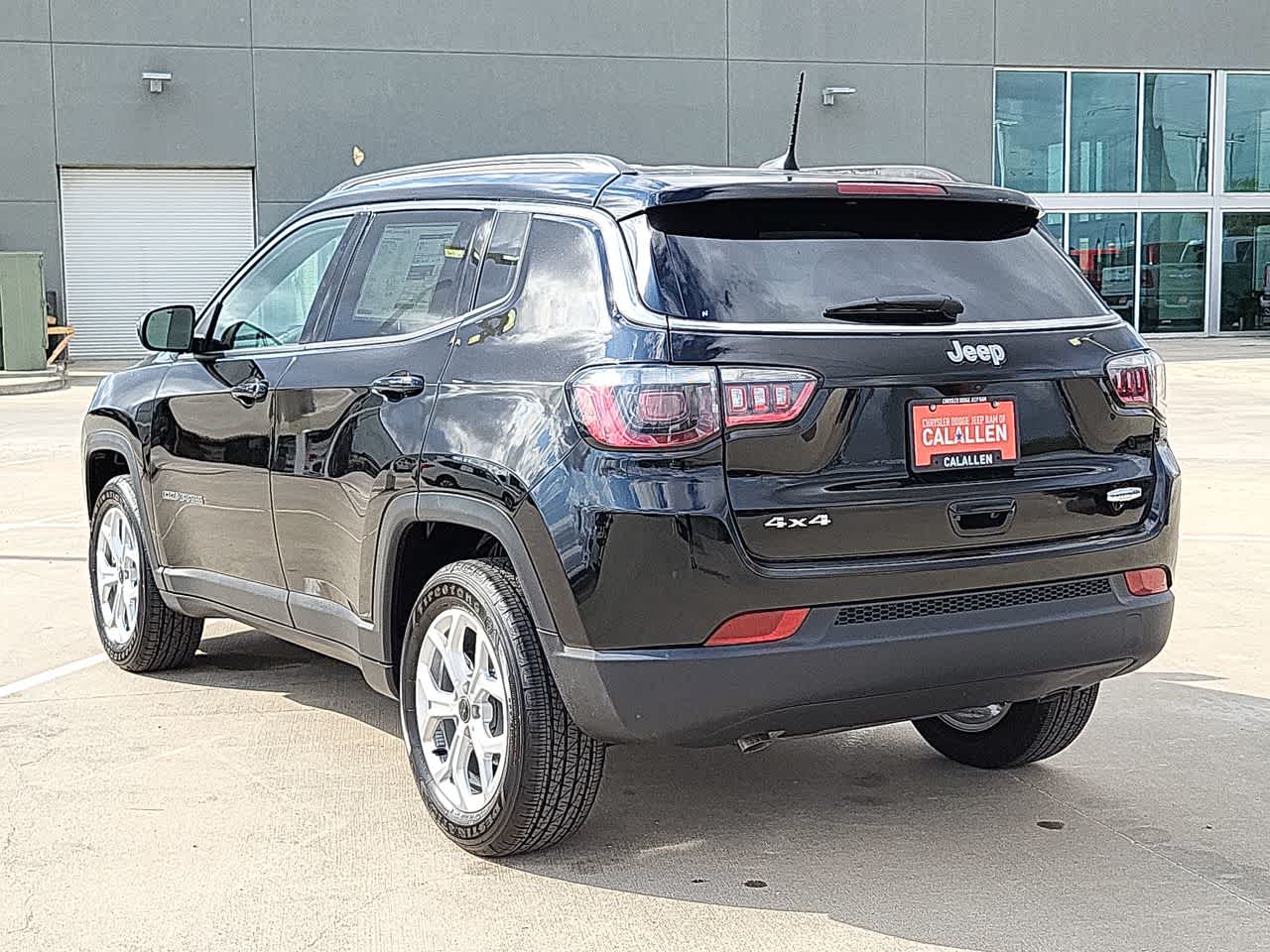 2025 Jeep Compass Latitude 12