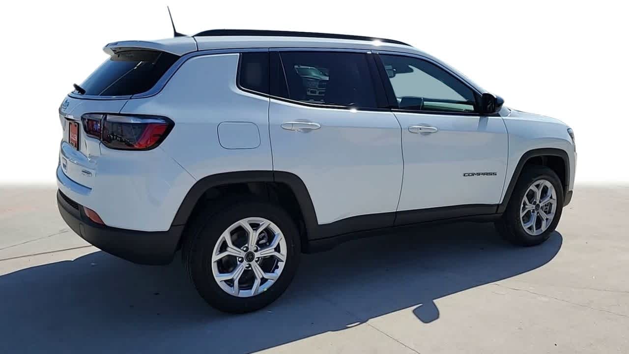 2025 Jeep Compass Latitude 8