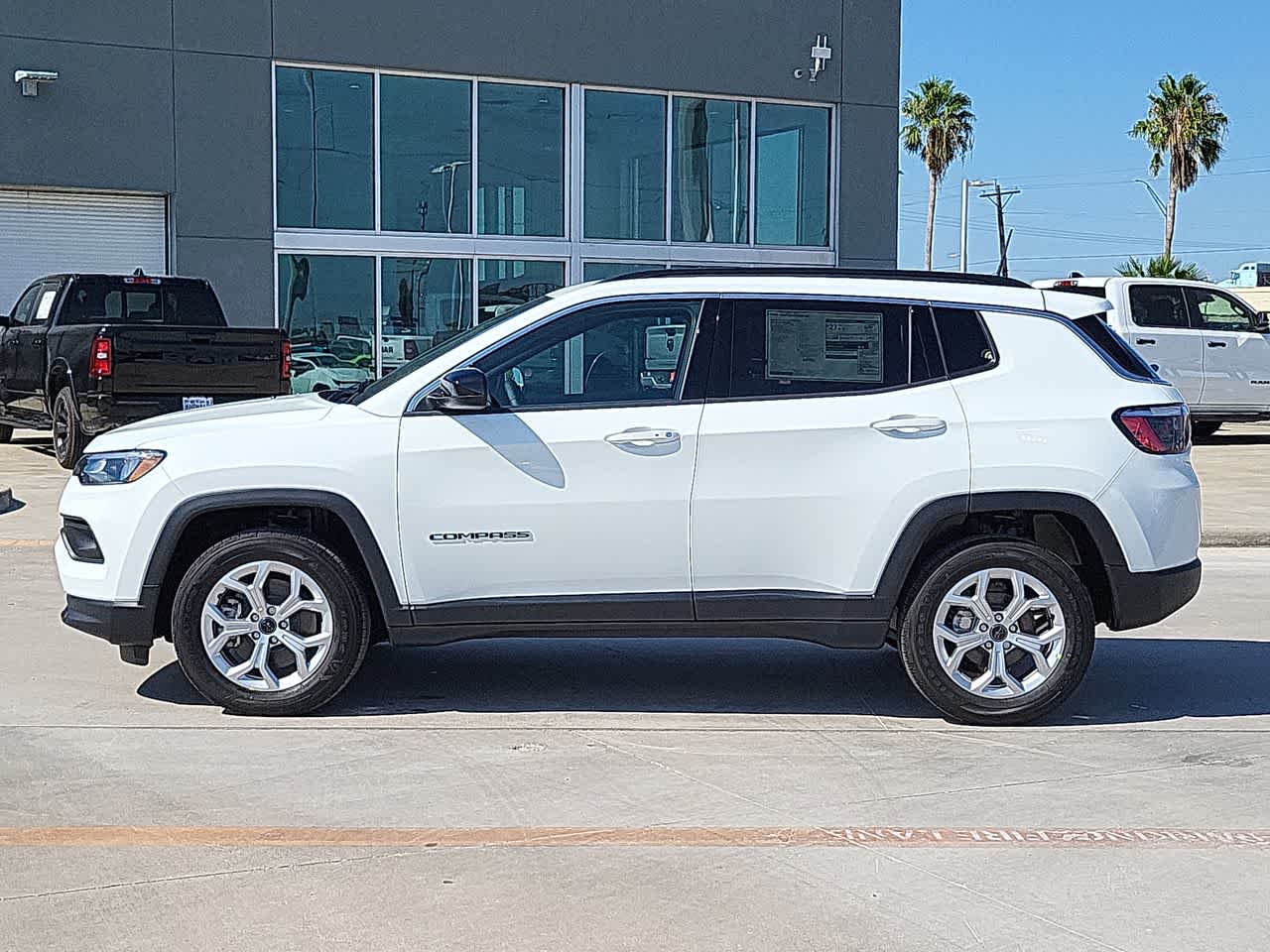 2025 Jeep Compass Latitude 11