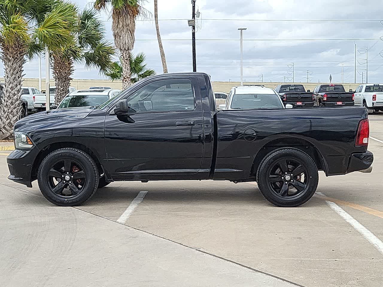 2014 Ram 1500 Express 2WD Reg Cab 120.5 11