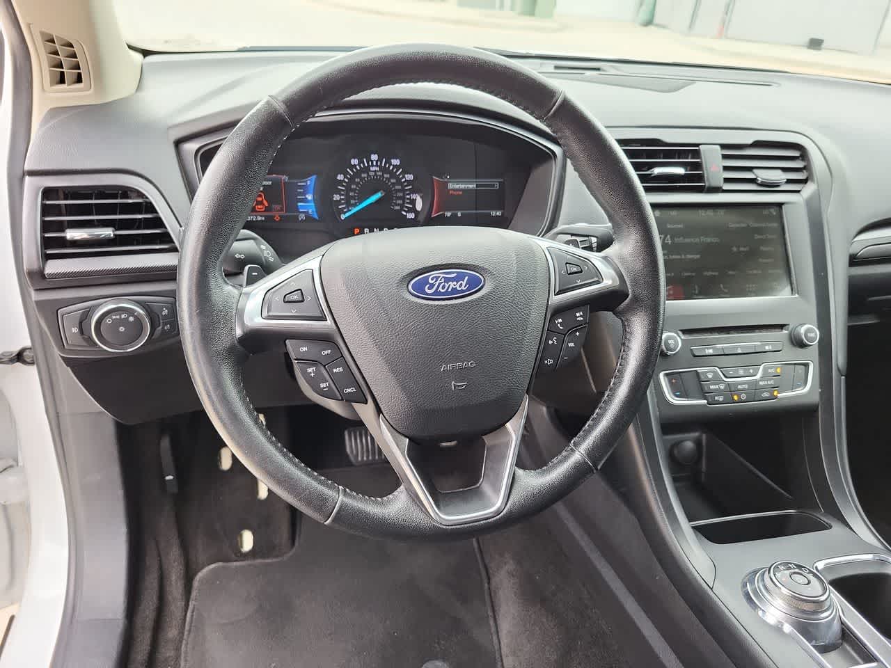 2018 Ford Fusion SE 23