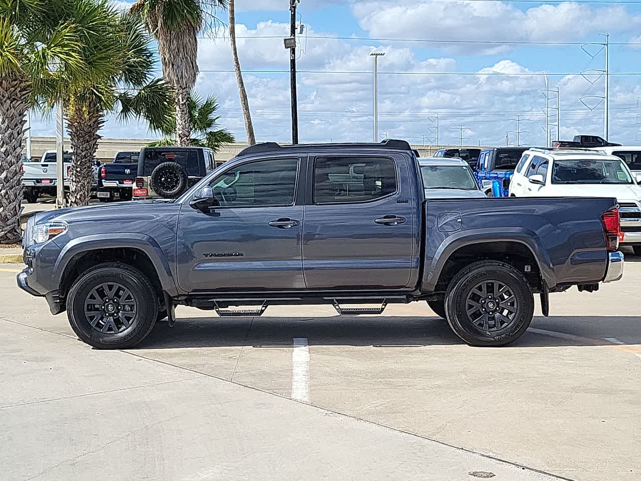 2023 Toyota Tacoma SR5 Double Cab 5 Bed V6 AT 11