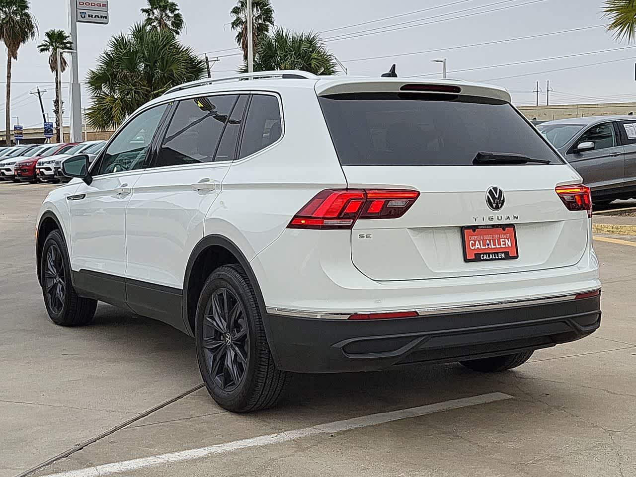 2022 Volkswagen Tiguan SE 12