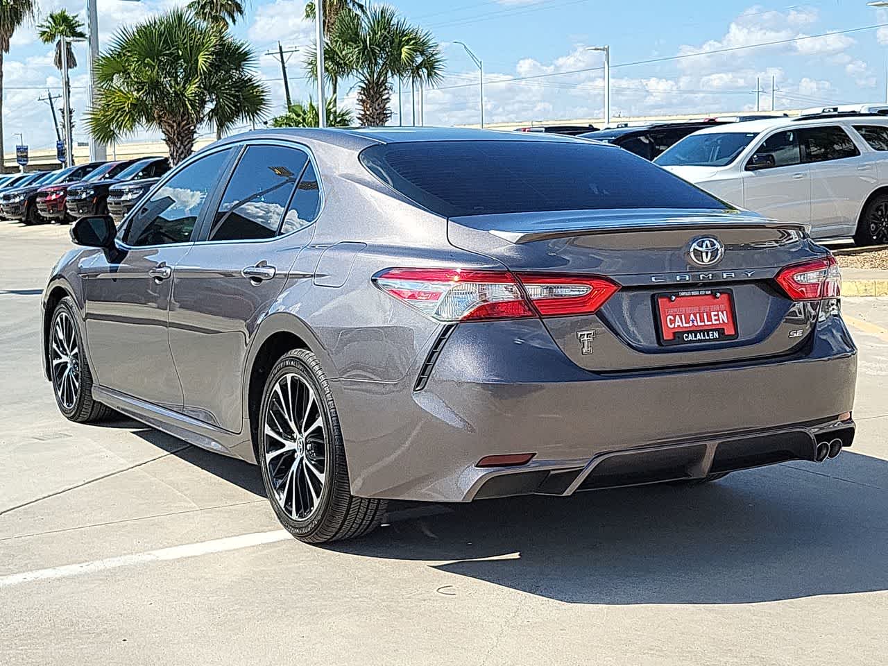 2018 Toyota Camry SE 12