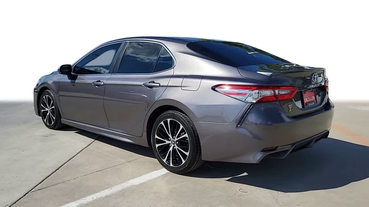 2018 Toyota Camry SE 6