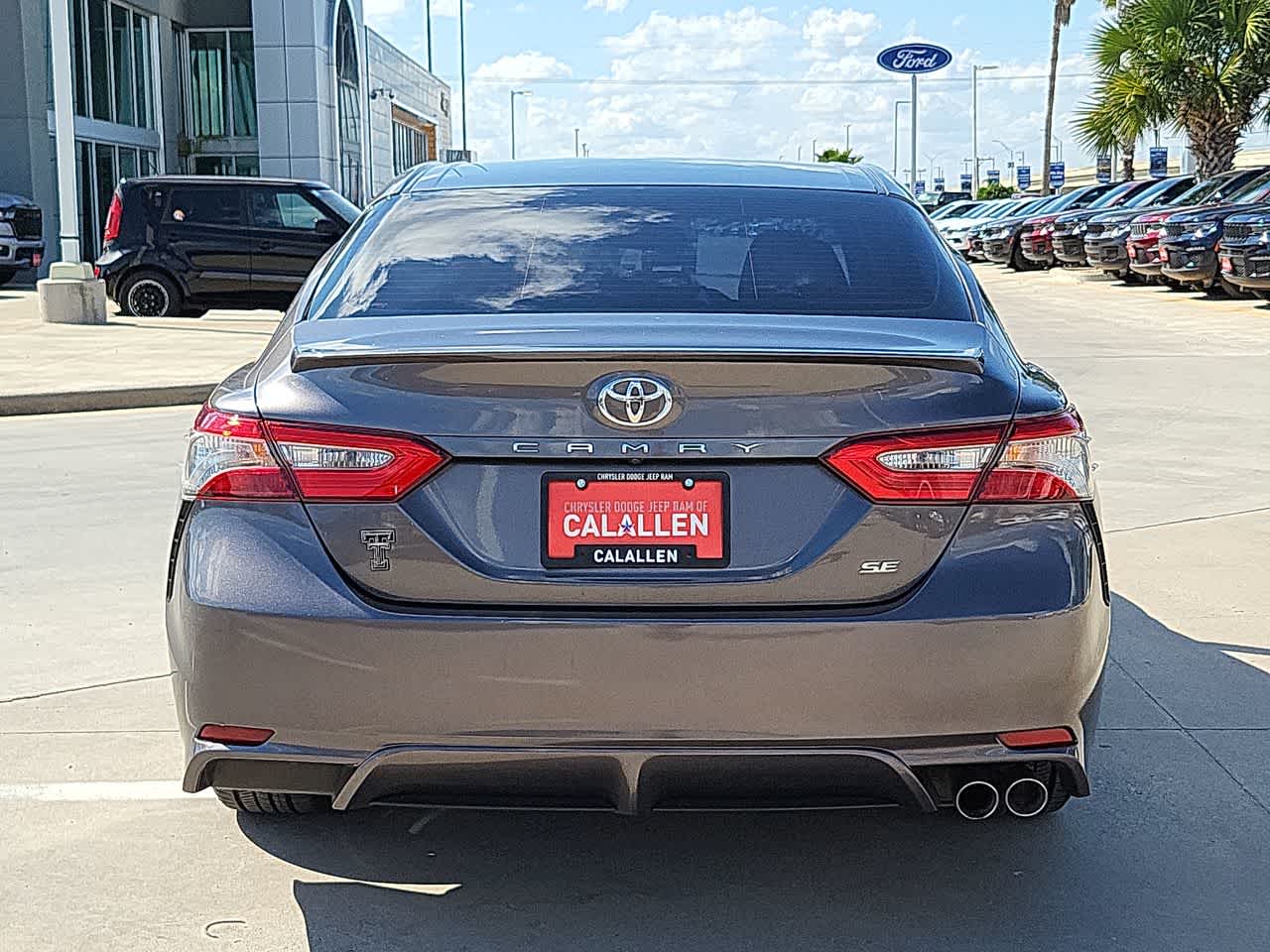 2018 Toyota Camry SE 13