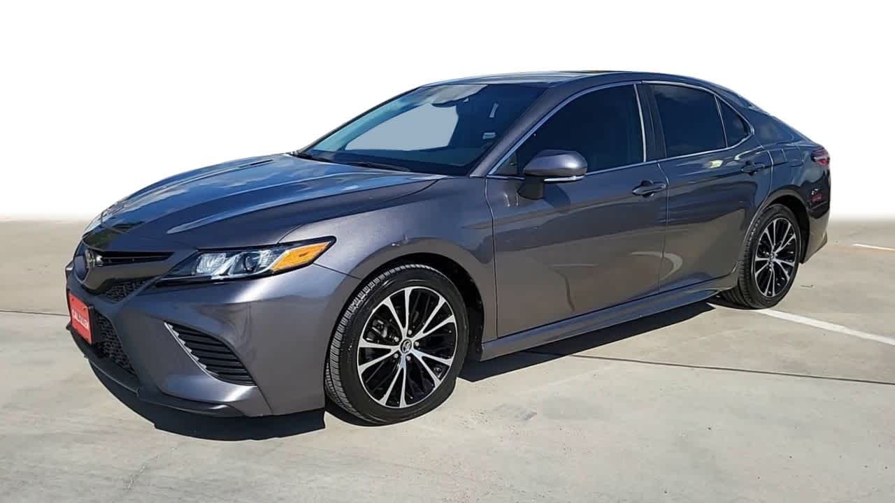 2018 Toyota Camry SE 4