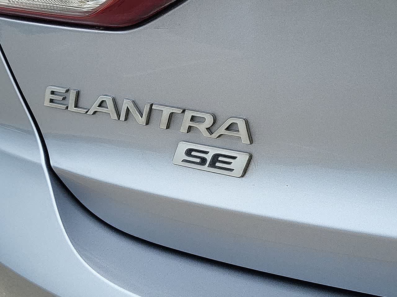 2017 Hyundai Elantra SE 15