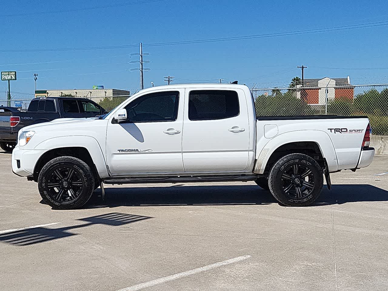 2015 Toyota Tacoma PreRunner 2WD Double Cab V6 AT 11