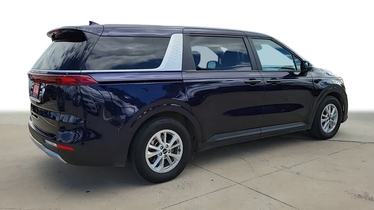 2024 Kia Carnival LX 8